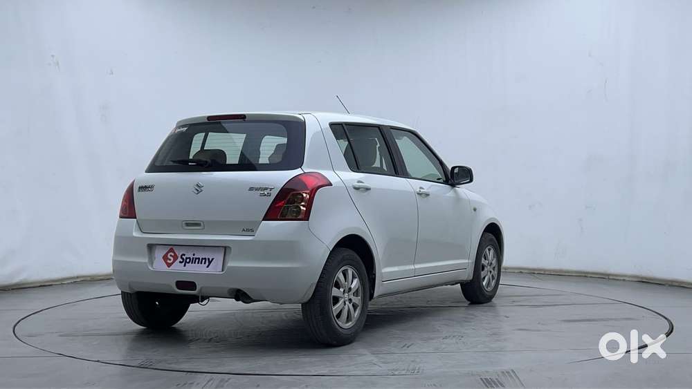 Maruti Suzuki Swift 2004-2010 Zxi Bsiv, 2011, Petrol