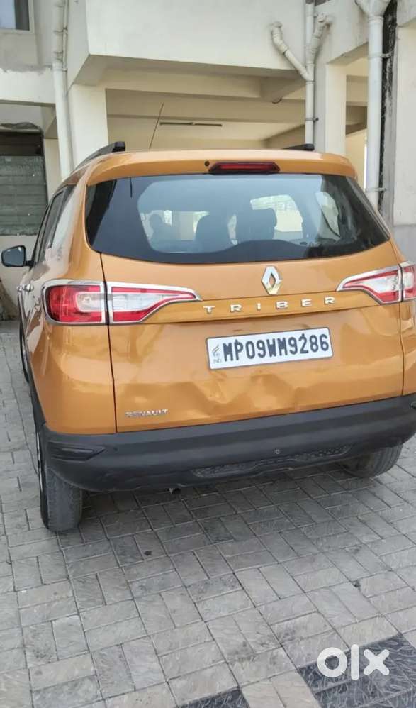 Renault Triber 2022 Amt Petrol Dual Tone