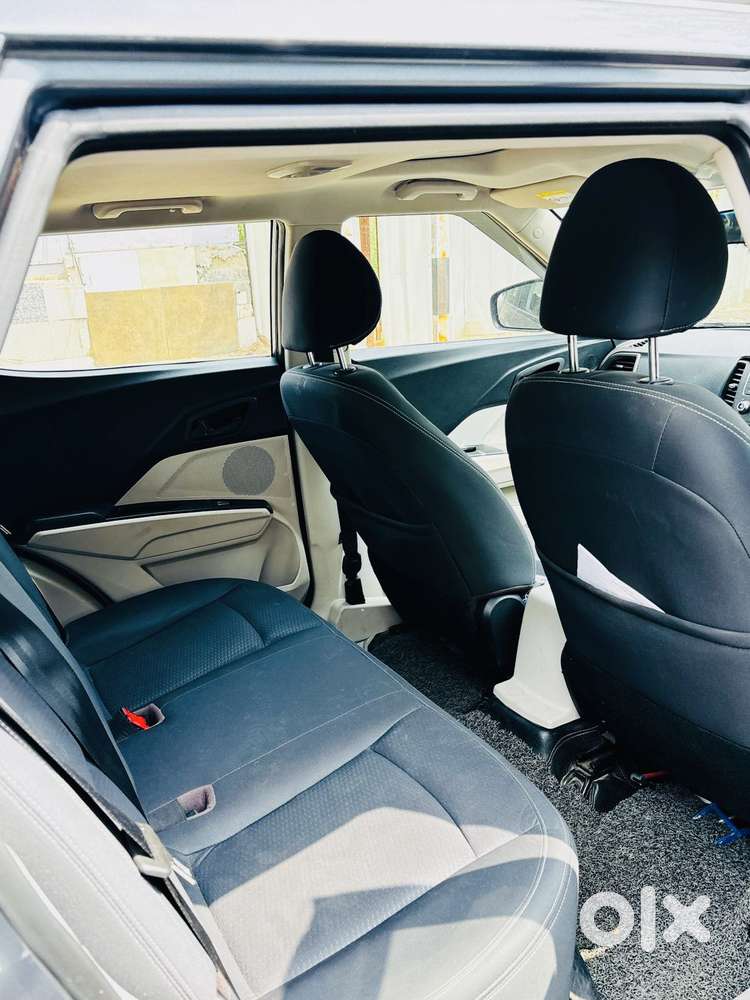Mahindra Xuv300 W6, 2024, Petrol