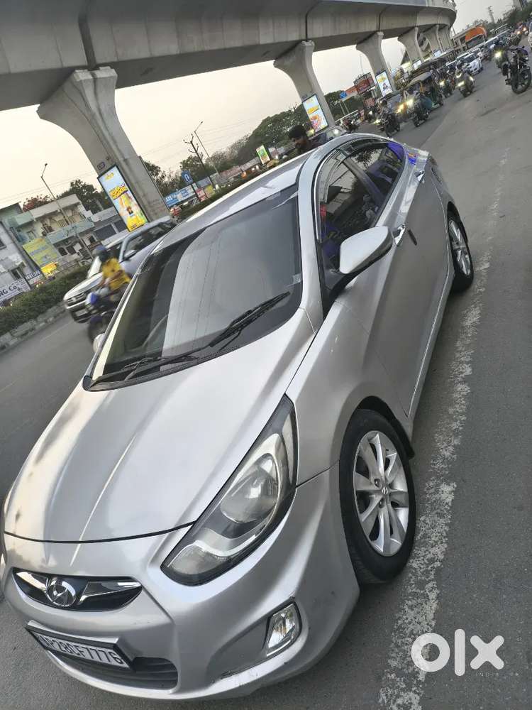 Hyundai Verna 2011 Diesel 128000 Km Driven