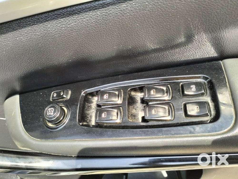 Mahindra Xuv700 2.2 Ax 7 Diesel At Luxury Pack Str, 2023, Diesel