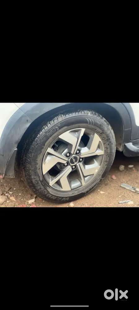 As A New Showroom Condition. All Pepar R Available.