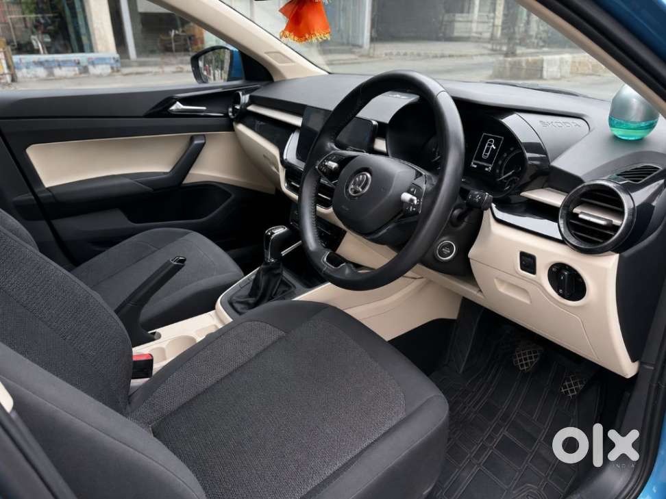 Skoda Slavia 1.0 Ambition Tsi At, 2024, Petrol