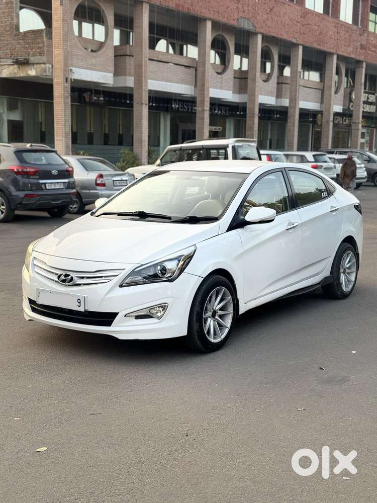 Hyundai Verna Fluidic 1.6 Vtvt Sx, 2015, Petrol
