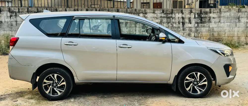 Toyota Innova Crysta 2022 Petrol 128000 Km Driven