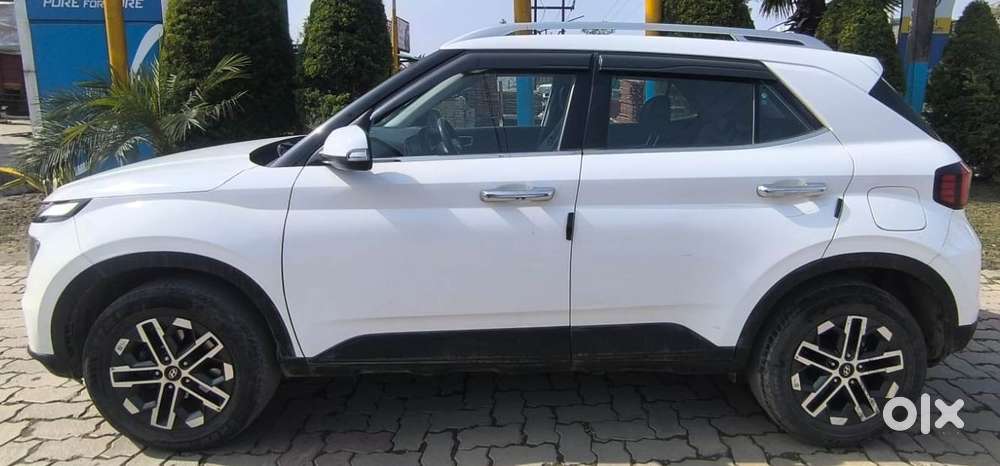 Hyundai Venue 1.2 S (o), 2024, Petrol