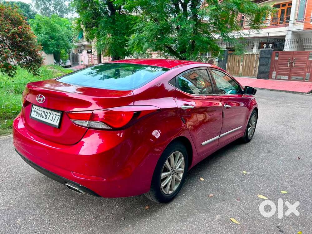 Hyundai Elantra Petrol 2015 Automatic Top Model Ventialed Seats