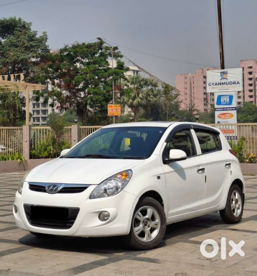 Hyundai I20 Asta 1.2 O With Sunroof, 2011, Petrol