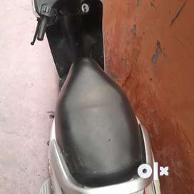 Second hand scooty for sale hot sale near me