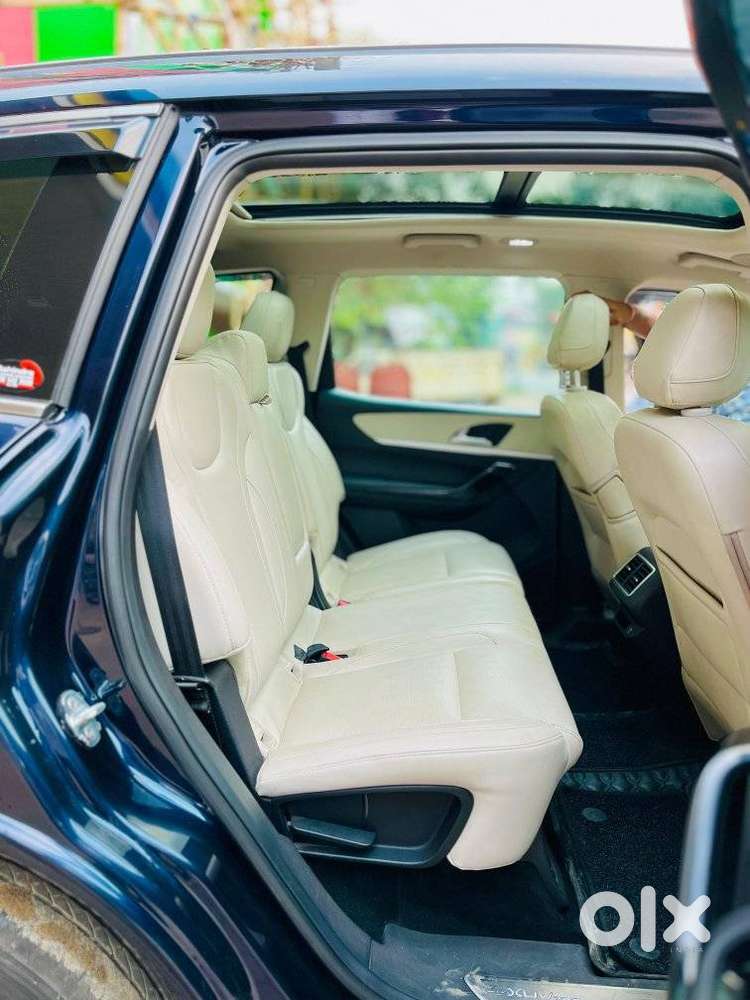 Mahindra Xuv700 2.0 Ax 7 Petrol At Luxury Pack Str, 2024, Petrol