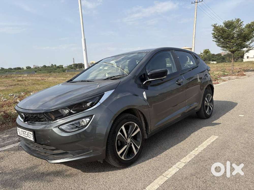 2025 Tata Altroz Xz Lux 1.2 Petrol  21,543 Km  1st Owner