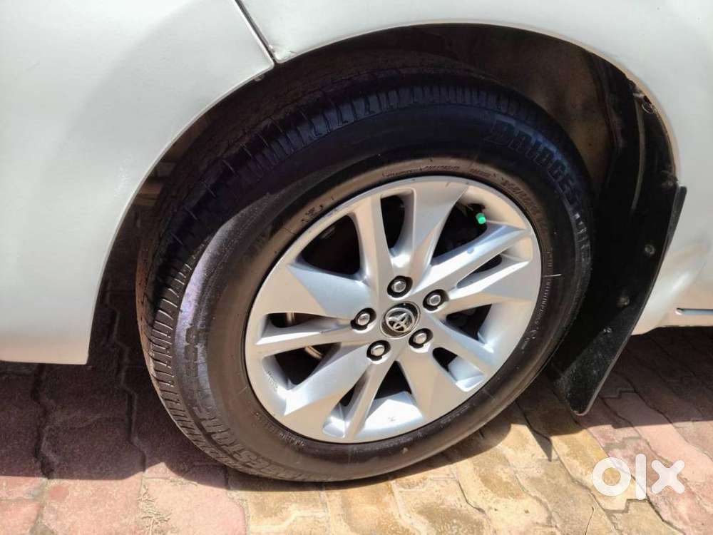 Toyota Innova Crysta 2017 Diesel Well Maintained