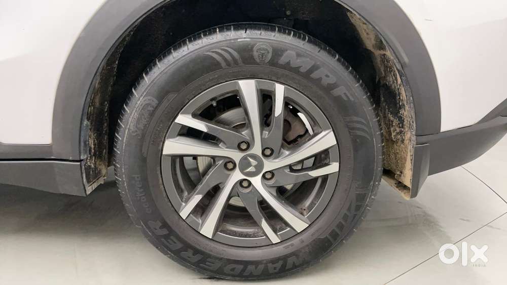 Mahindra Xuv700 2.2 Ax 5 Diesel At 7 Str, 2023, Diesel