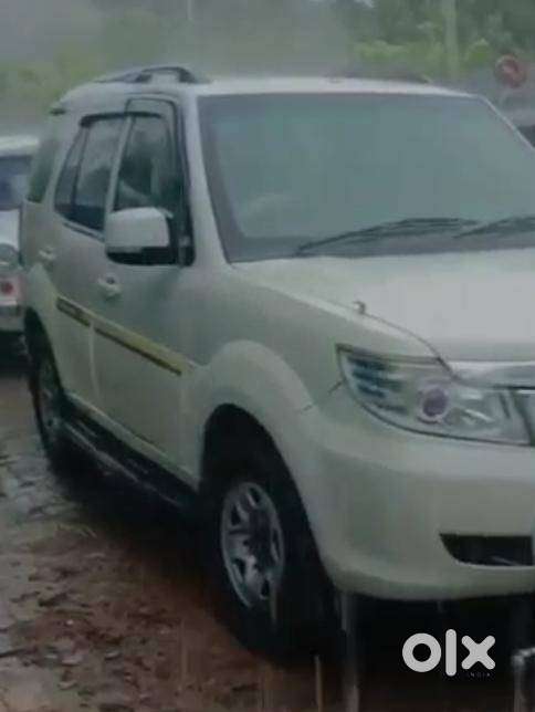 Tata Safari Storme 2013