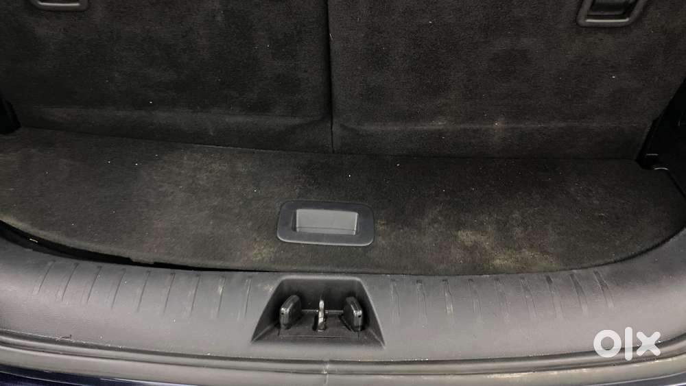 Mahindra Xuv700 2.0 Ax 7 Petrol At Str, 2022, Petrol