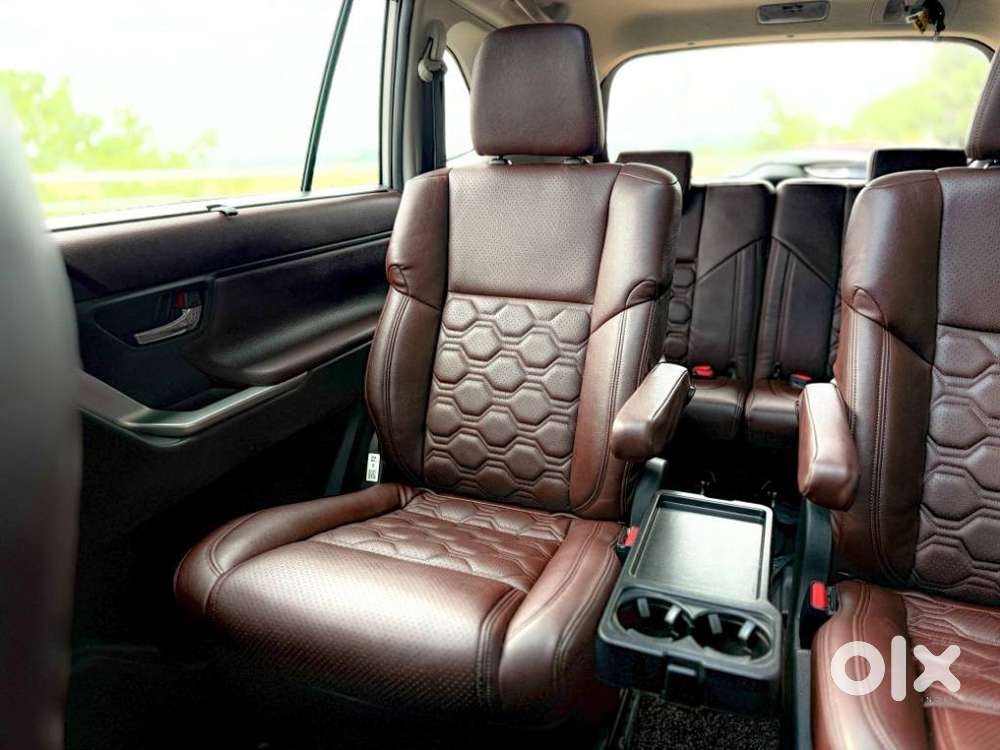 Toyota Innova Hycross 2.0 Vx (o) Hybrid 7 Str, 2024, Petrol