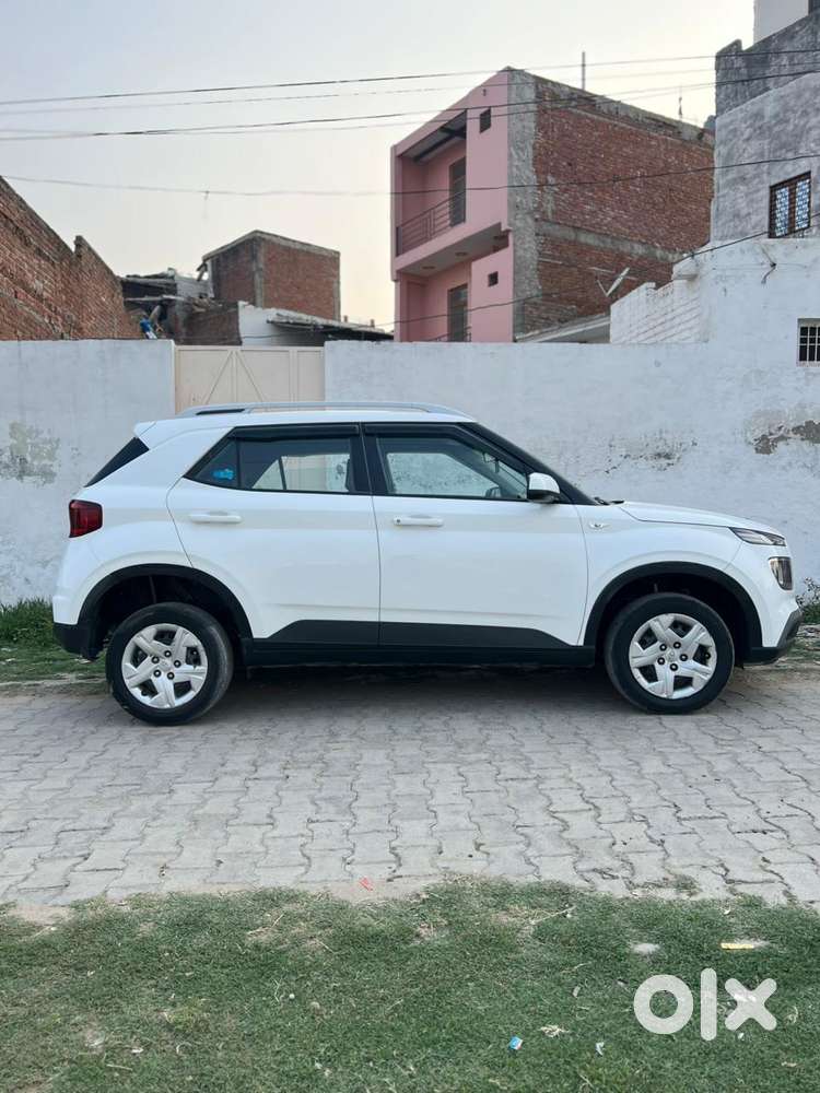 Hyundai Venue 1.5 S (o) Crdi, 2021, Petrol