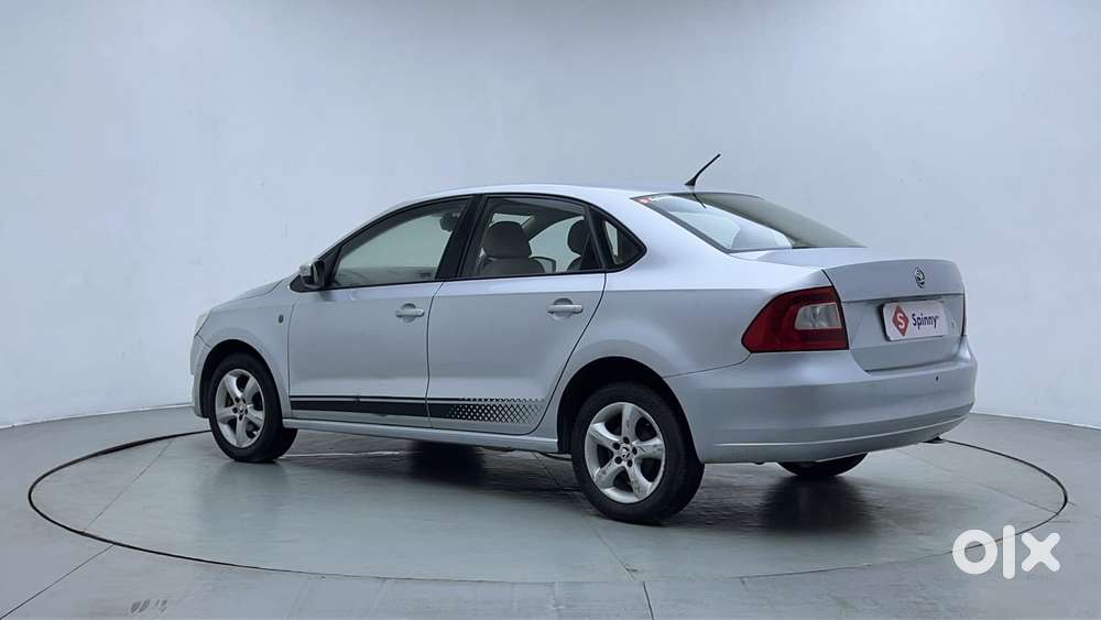 Skoda Rapid 2013-2016 1.6 Mpi Ambition With Alloy Wheel, 2015, Petro..