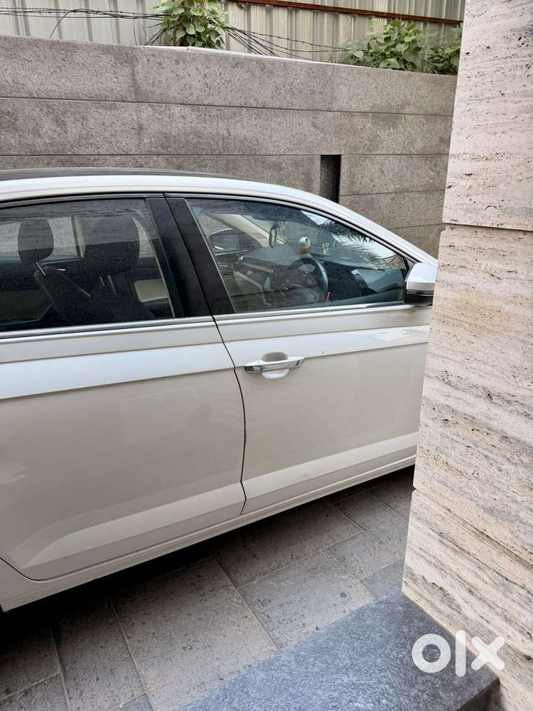 Skoda Slavia 1.0 Tsi Style At, 2023, Petrol