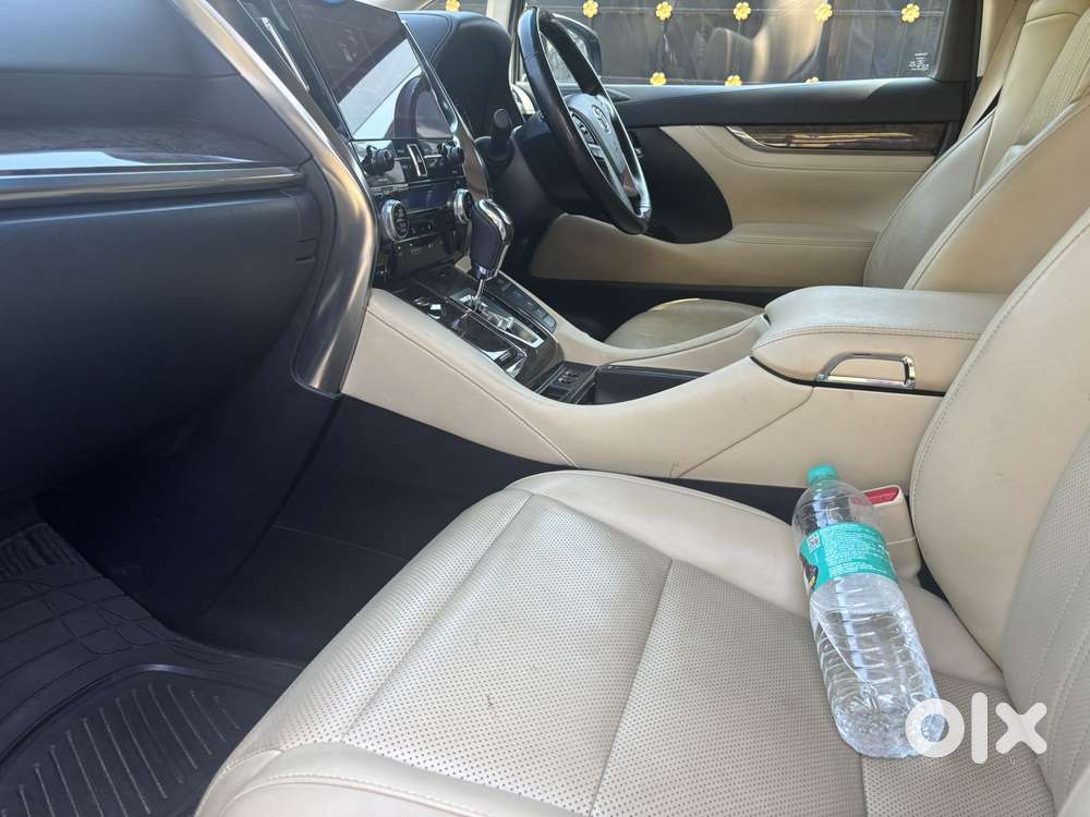 Toyota Vellfire Vip – Executive Lounge, 2022, Cng & Hybrids