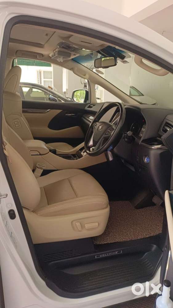 Toyota Vellfire 2.5 Hybrid, 2023, Petrol