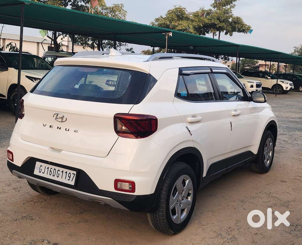 Hyundai New Venue, 2022, Cng & Hybrids