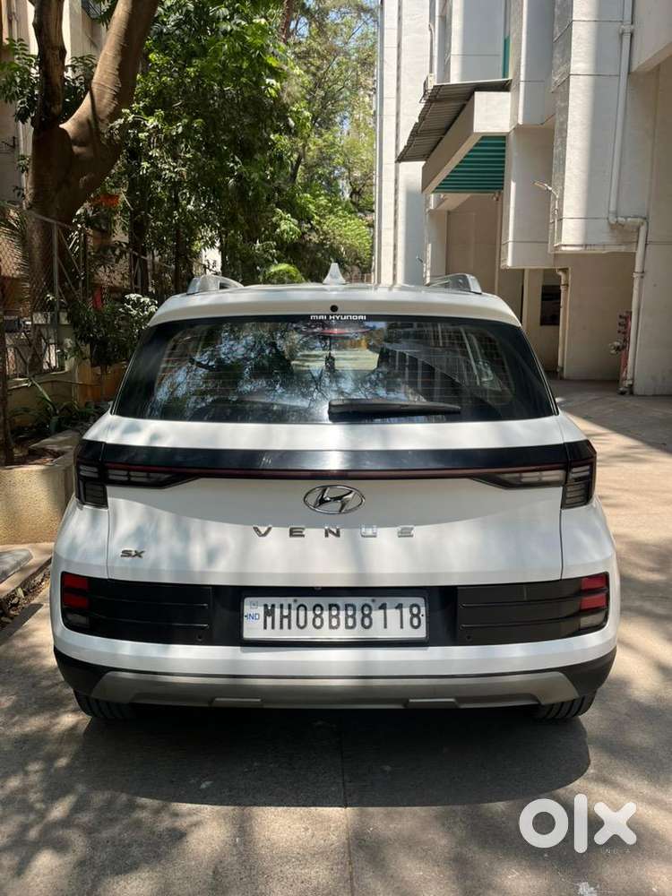 Hyundai Venue 2023 Diesel Well Maintained