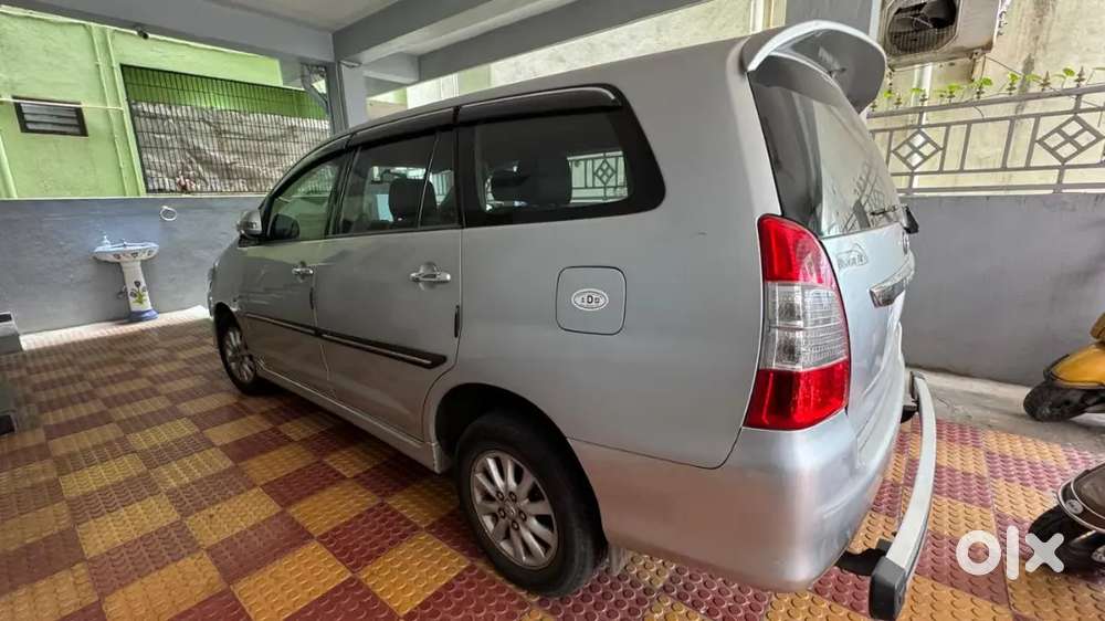 Toyota Innova 2.5 V 2012