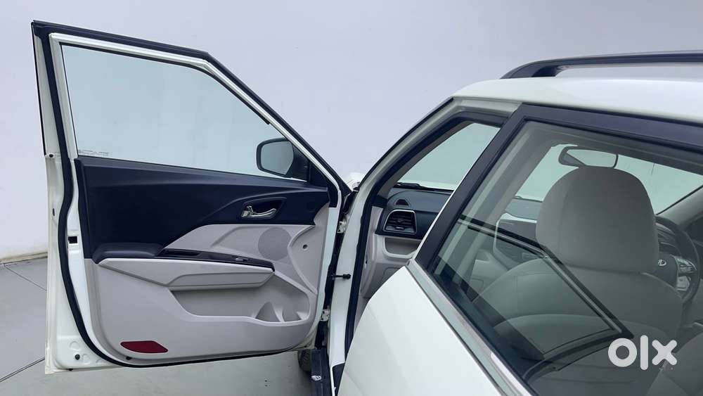 Mahindra Xuv300 W8 (o) 1.5 Diesel Amt, 2021, Diesel