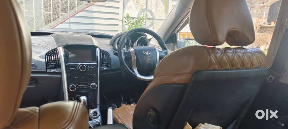 This Xuv Is A Top Model Car W11