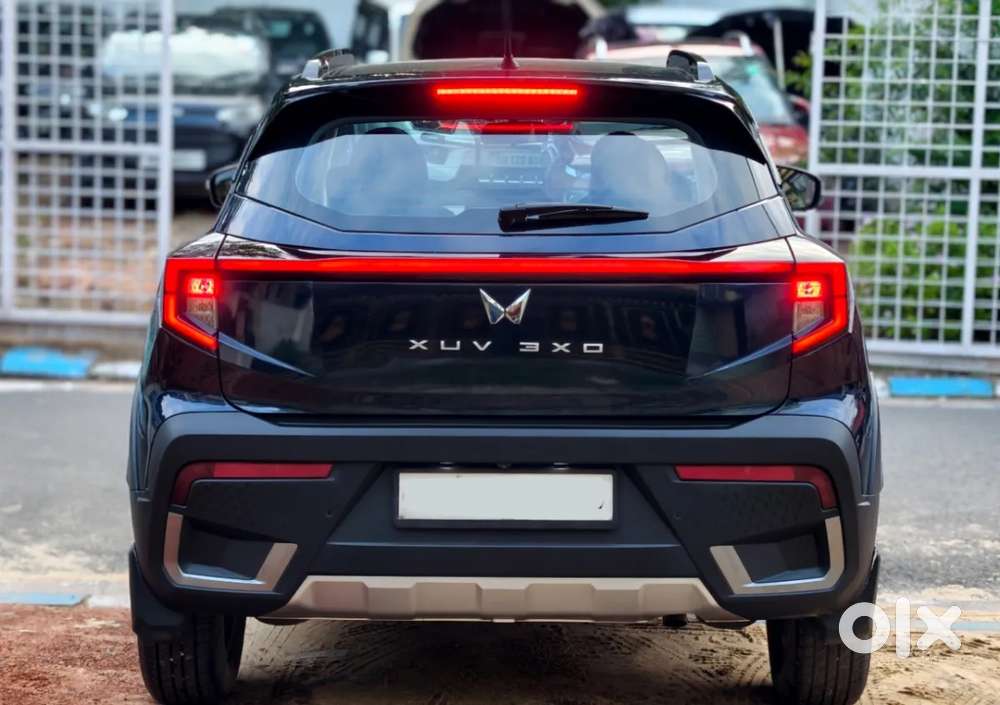 Mahindra Xuv 3xo Ax5 Pm Mt, 2024, Petrol