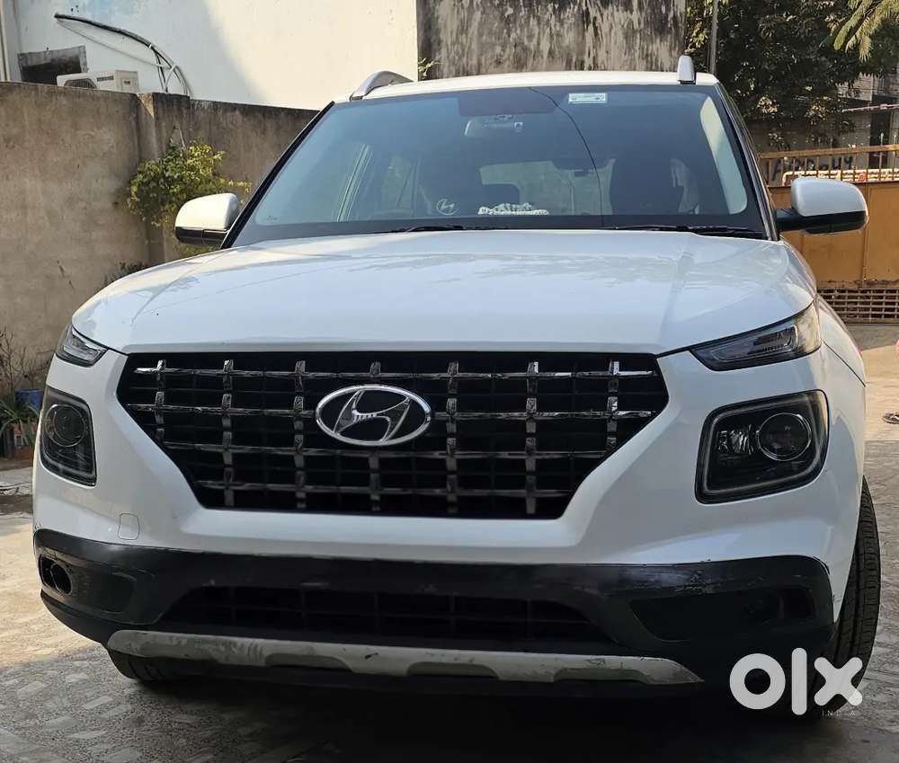 Automatic Hyundai Venue 2019 Petrol Well Maintained