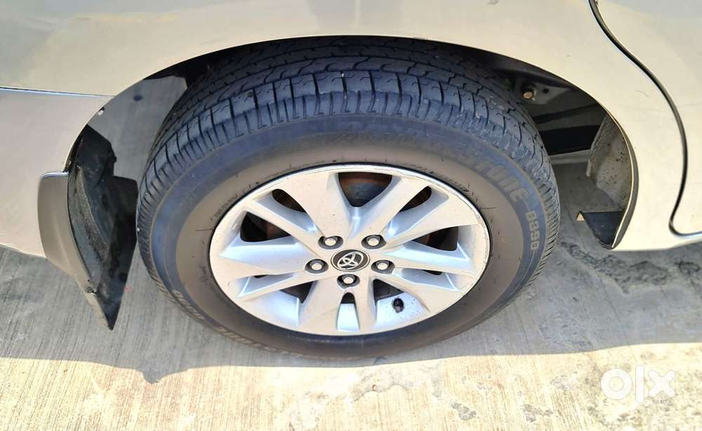 Toyota Innova Crysta 2.4 Gx Limited Edition 8 Str, 2017, Diesel