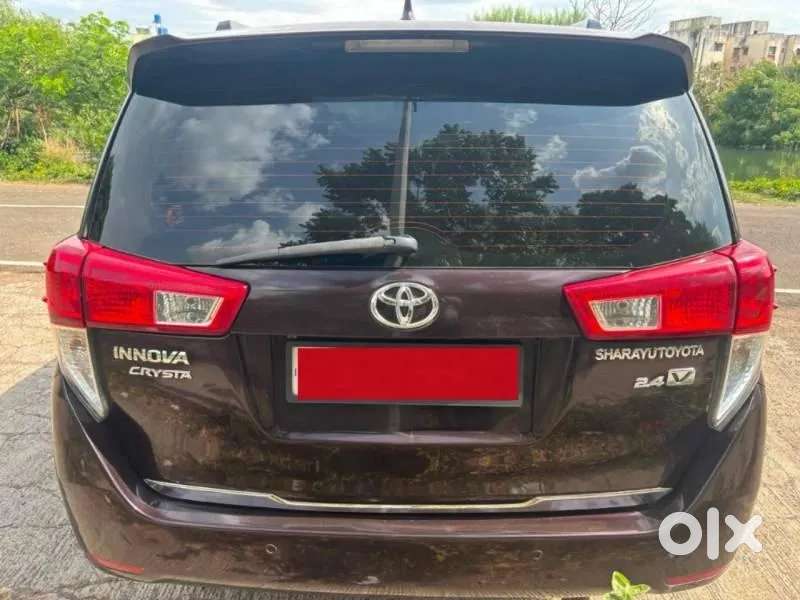Toyota Innova Crysta 2.4 V 7 Str, 2016, Diesel