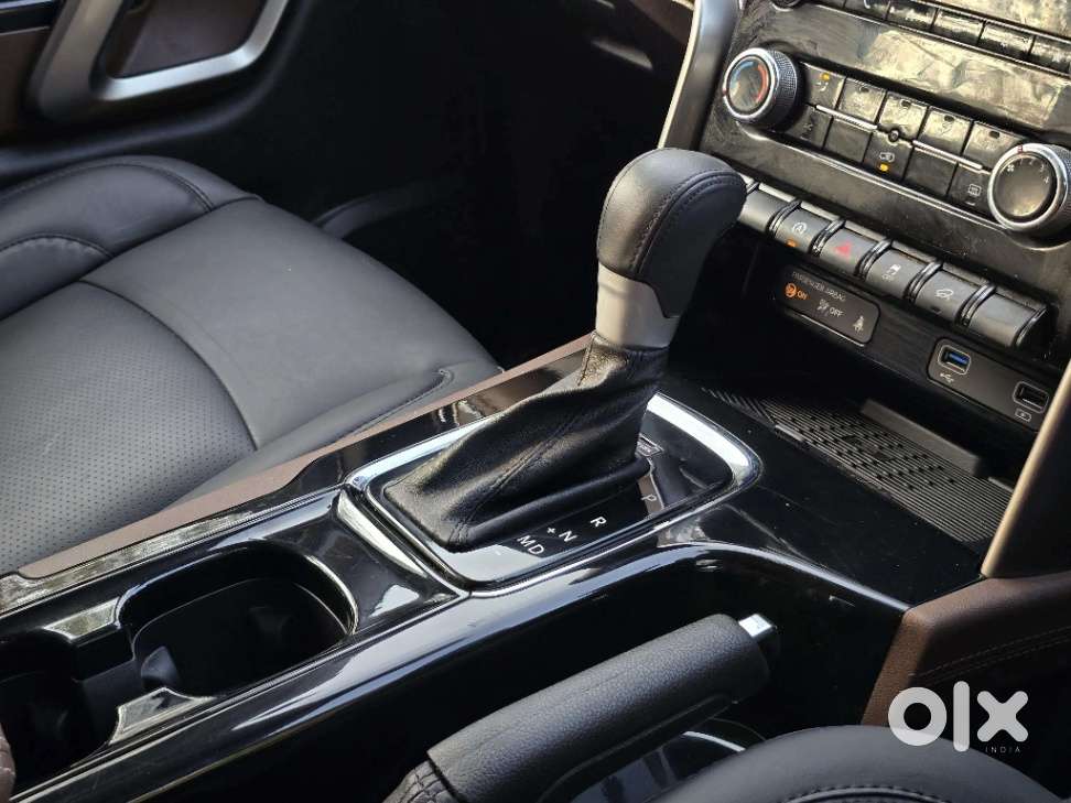 Mahindra Scorpio N Z8 Petrol At 7 Str, 2025, Petrol