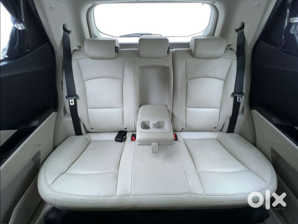 Mahindra Xuv300 1.2 W8 (o) Amt Petrol, 2021, Petrol