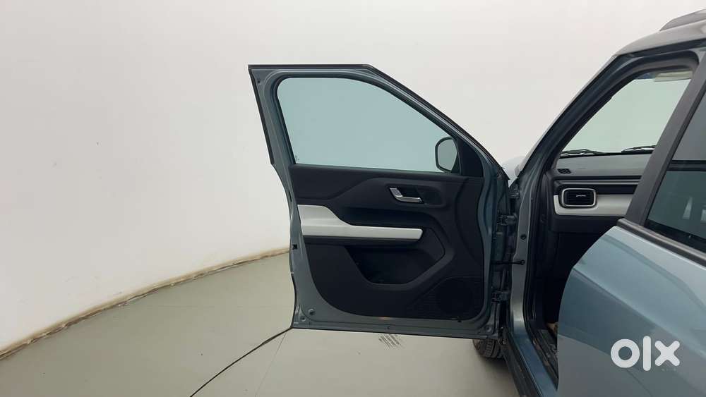 Tata Punch 1.2 Revotron Creative Amt Dual Tone, 2023, Petrol