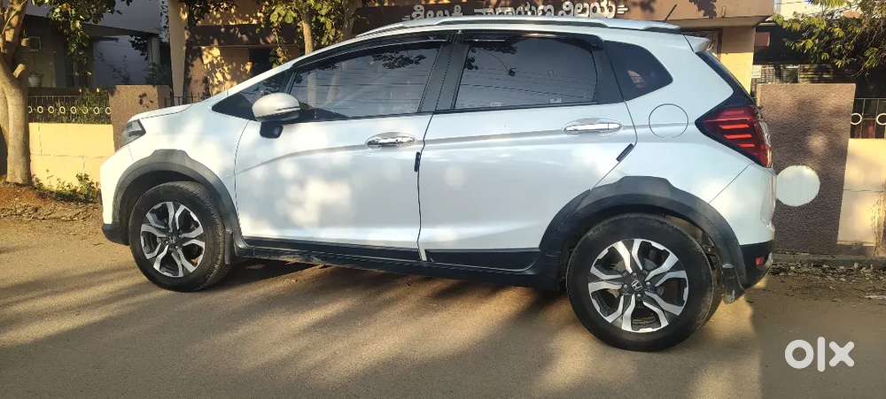 Honda Wr-v 2018 With Sunroof Push Button Start.