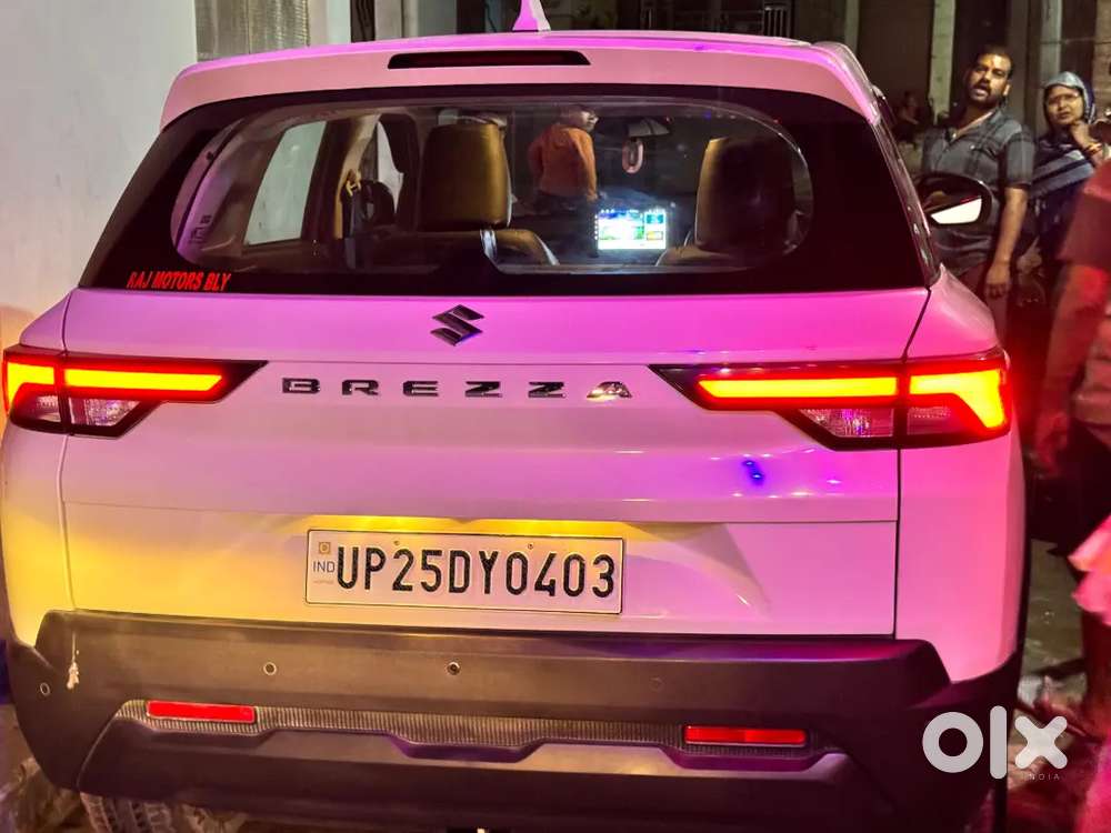 Maruti Suzuki Brezza Lxi A One Condition On Record Service By Showroom