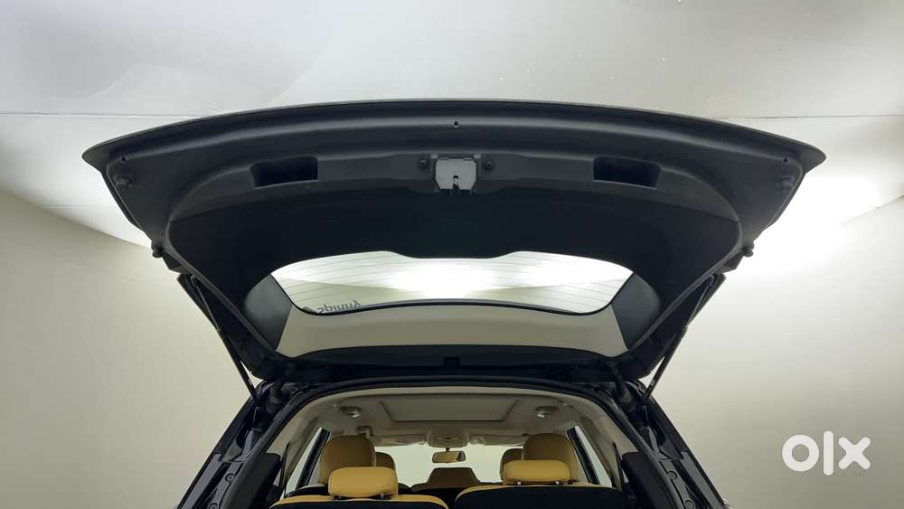 Mahindra Xuv700 2.2 Ax 5 Diesel At 7 Str, 2024, Diesel