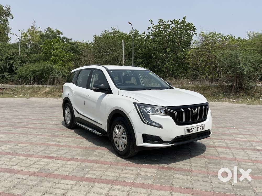 Mahindra Xuv700 Mx Petrol Mt 5 Str (e), 2023, Petrol