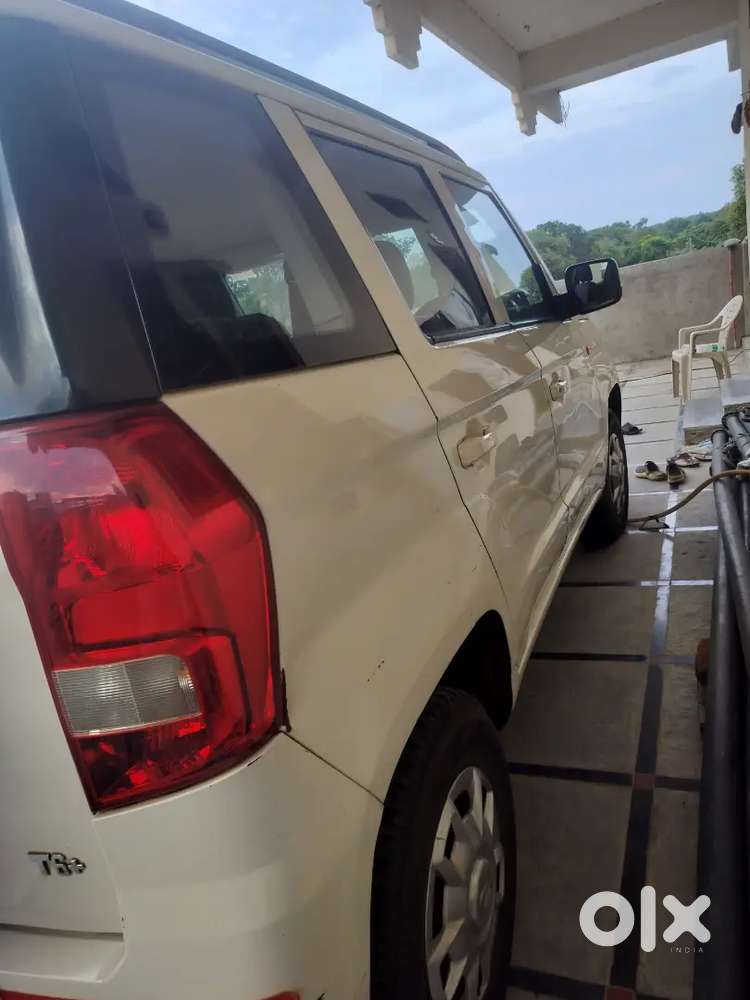 Mahindra Tuv 300 2018 Diesel 169000 Km Driven