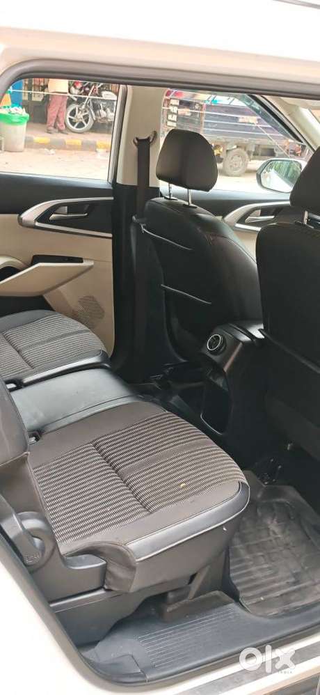 Kia Carens 1.4 Prestige 7 Str, 2023, Petrol