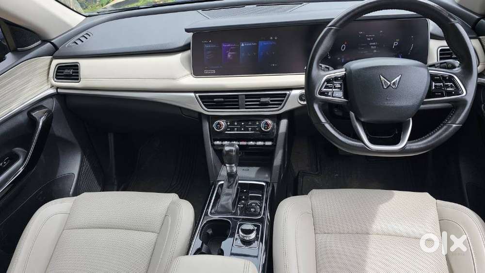 Mahindra Xuv700 2.0 Ax 7 Petrol At Luxury Pack Str, 2022, Petrol