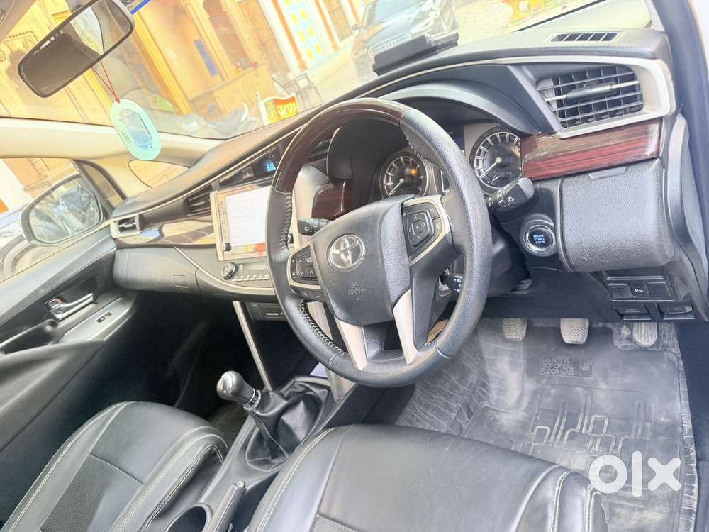 Toyota Innova Crysta 2.4 V 7 Str, 2022, Petrol