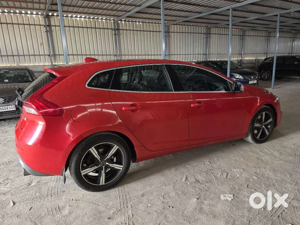 Volvo V40 2017 Diesel 97000 Km Driven. Neatly Maintained