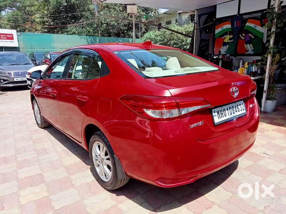 Toyota Yaris V Cvt, 2018, Petrol