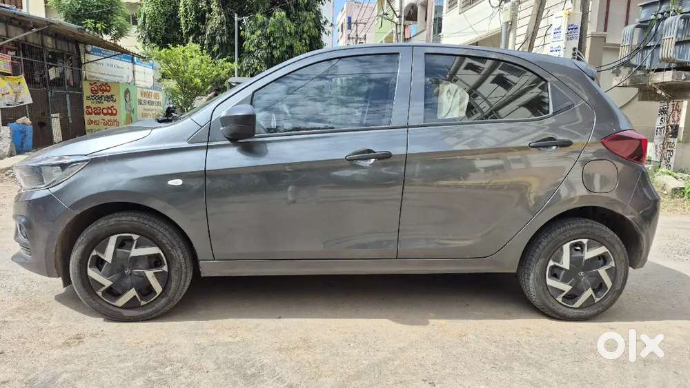 Tata Tiago Revotron Xm 2025 Car