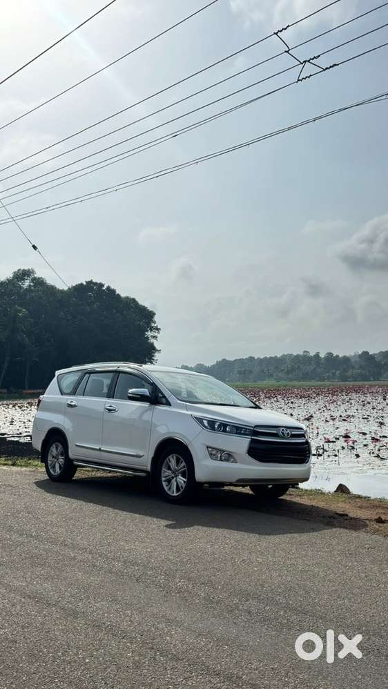 Toyota Innova Crysta 2.8 Z 2016