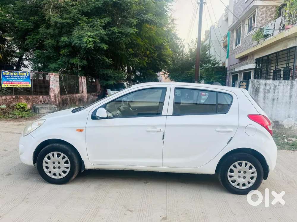 Hyundai Accent Gl Petrol 2010